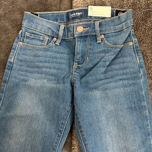 NWOT girls size 8 slim skinny jeans!